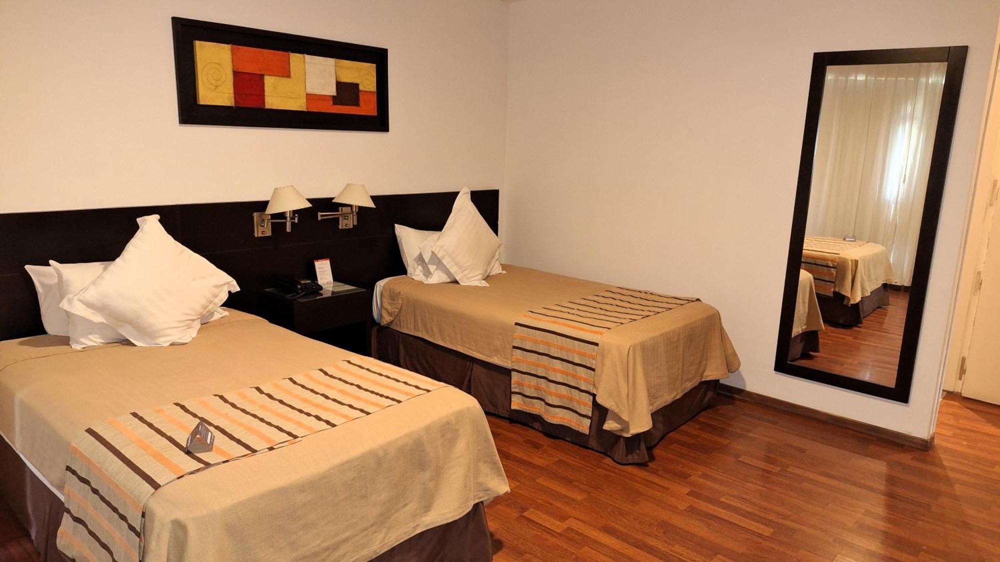 De Campo Colon And 4*
